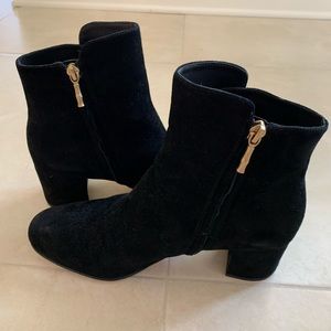 J McLaughlin Short Boots Size 7 Black suede